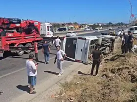 Çerkezköy’de yolcu minibüsü direği devirdi yan yattı: 1 bebek 2 çocuk yaralandı
