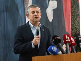CHP Genel Başkanı Özel depremin 3. yıl dönümünde Gaziantep’i ziyaret etti
