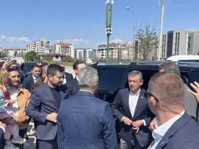 CHP Genel Başkanı Özel, tutuklu Mustafa Bozbey’i cezaevinde ziyaret etti
