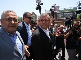 CHP Grup Başkanı Özel, Selahattin Demirtaş’ın selamını Diyarbakırlılara iletti
