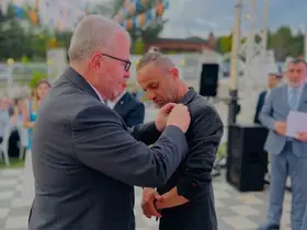 CHP Milletvekili Yaşar Tüzün’ün yeğeni ile eski danışmanı AK Parti’ye geçti

