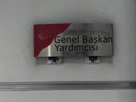 CHP’de tahliye sonrası temizlik çalışmaları devam ediyor
