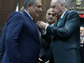 CHP’den istifa eden Aksu Belediye Başkanı Yıldırım AK Parti’ye katıldı
