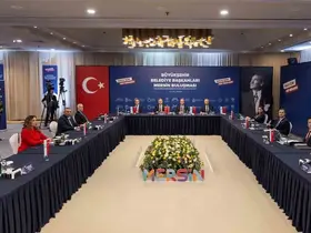 CHP’li Büyükşehir Belediye Başkanları Mersin’de buluştu
