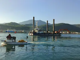 Cide Limanı’nda temizlik çalışması
