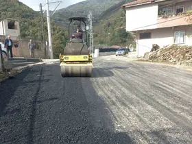 Çilimli’de asfalt yama çalışması sürüyor
