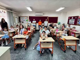Çine’de öğrencilerin ilk gün heyecanına kalem seti desteği
