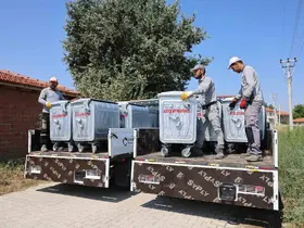 Çivril’de vatandaş istedi, belediye 285 yeni konteyner yerleştirdi
