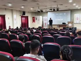 Cizre’de evlilik öncesi gençlere aile hayatının temelleri anlatıldı
