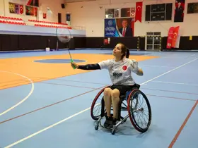 Çocuk felci geçirip engelli kaldı, badmintona başlayıp dünya üçüncüsü oldu
