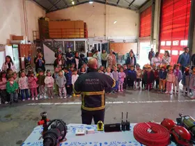 Çocuklar itfaiyecilerle buluştu
