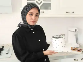 Çocuklarını uyuttuktan sonra pasta yapıp satan anne hayallerinin peşinde koşuyor

