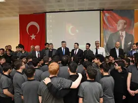 Çopuroğlu, Kariyer Günleri’nde öğrencilerle buluştu

