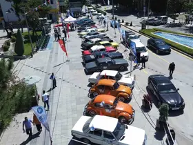 Çorum’da klasik otomobil rüzgarı: Vatandaşlar büyük ilgi gösterdi
