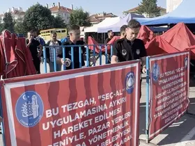 Çorum’da "seç-al" kuralına uymayan pazar esnafının tezgahı kapatıldı

