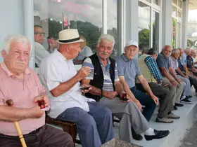 Cuma günleri bayram havasında geçiyor: Cami cemaati 3 kat arttı
