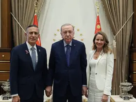 Cumhurbaşkanı Erdoğan, ABD Temsilciler Meclisi Üyesi Issa’yı kabul etti
