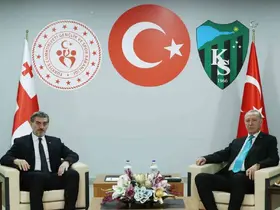 Cumhurbaşkanı Erdoğan, Gürcistan Cumhurbaşkanı Kavelaşvili ile bir araya geldi
