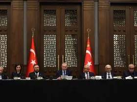 Cumhurbaşkanı Erdoğan: "Hicri 61 yılının 10 Muharrem gününde bedenler bir bir toprağa düşse de hak ve hakikat yere düşmemiştir"
