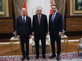 Cumhurbaşkanı Erdoğan, İtalya Milli Hidrokarbon Ajansı Başkanı Descalzi’yi kabul etti