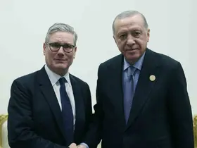 Cumhurbaşkanı Erdoğan, Mısır’da İngiltere Başbakanı Starmer ile görüştü
