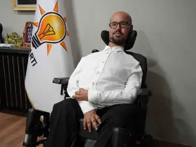 Cumhurbaşkanı Erdoğan’ın otobüsü durdurup yanına gittiği engelli genç konuştu: "Unutamayacağım bir andı"
