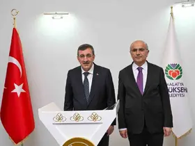 Cumhurbaşkanı Yardımcısı Yılmaz’dan Başkan Er’e tebrik

