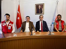 Damla Gönüllülük Hareketi heyetinden Başkan Arı’ya ziyaret
