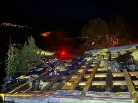 Damlıca köyünde çatı yangını büyümeden söndürüldü
