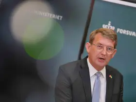 Danimarka Savunma Bakanı Poulsen, hava sahasında görülen dronları "hibrit saldırı" olarak nitelendirdi
