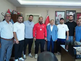 Darende Belediye Başkanı Bozkurt’tan şampiyon Feyzullah Aktürk’e tebrik
