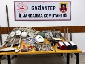 Define bulmak için ormanlık alanda kazı yapan 4 şahıs yakalandı
