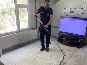 Defne’de eve giren yılanı itfaiye yakaladı
