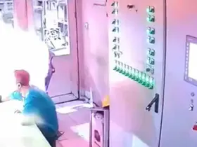Demir çelik fabrikasındaki patlama anı kamerada
