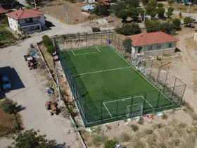 Demirci’de 11 kırsal mahalleye halı saha
