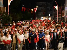 Demirci’de Kurtuluş Festivali görkemli kortej yürüyüşüyle başladı
