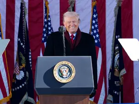 Demokratlar, cinsel istismar suçlusu Epstein’in Trump’a ilişkin e-postalarını yayımladı

