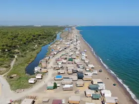Denize sıfır 5 yıldızlı çardakların yerini halk plajları alıyor
