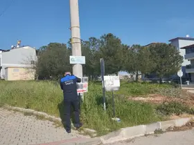 Denizli’de kaçak reklam panoları tek tek kontrol ediliyor
