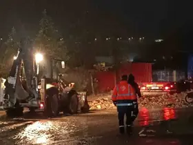 Dilovası’nda sağanak mesaisi
