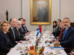 Dışişleri Bakanı Fidan, Finlandiya Parlamento Başkanı Halla-aho ile bir araya geldi
