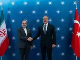 Dışişleri Bakanı Hakan Fidan, İranlı mevkidaşı Arakçi ile bir araya geldi
