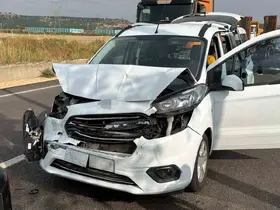 Diyarbakır’da iki araç çarpıştı: 3 yaralı

