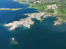 "Diyarbakır’ın Maldviler"nde yağışlarla yükselen su seviyesi dronla görüntülendi
