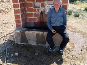 Doğup büyüdüğü köyüne 8 çeşme yaptırdı
