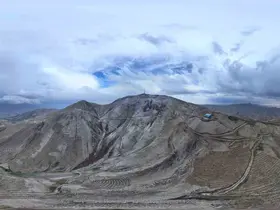 Dolu yağışı Palandöken’i beyaza bürüdü
