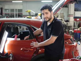 Dolu yağışında hasar gören araçlar sanayide onarılıyor
