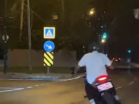 Drift atarak trafiği tehlikeye sokan motosikletli kamerada
