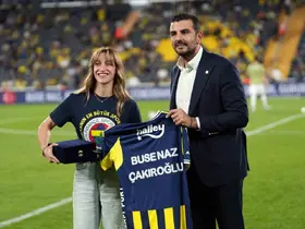 Dünya Boks Şampiyonası’ndan madalya ile dönen boksörlere plaket
