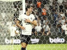 Dusan Vlahovic ilk kez Beşiktaş formasını giydi
